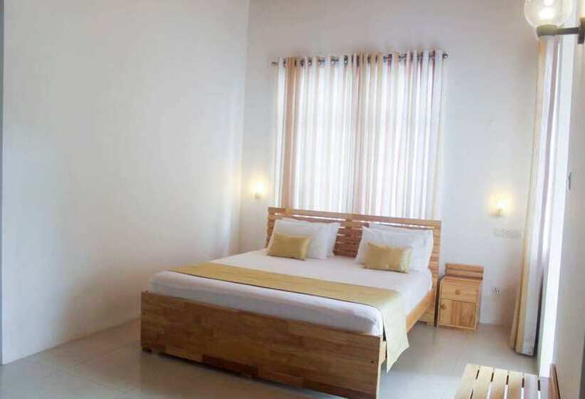 Отель Apna Colombo