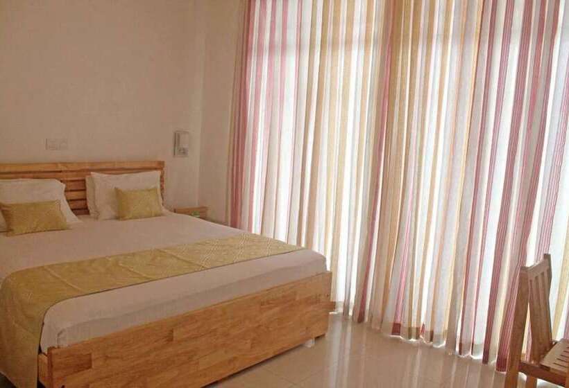 Отель Apna Colombo