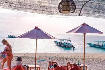 پانسیون Puri Nusa Beach