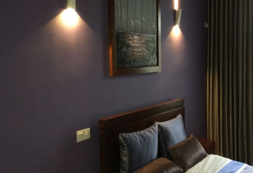 膳宿费 The Roxbury