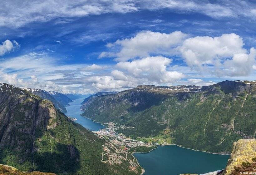 Trolltunga Camping