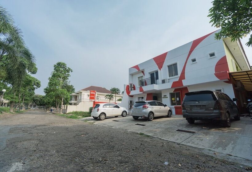 هتل Oyo 2110 Rotterdam Residence