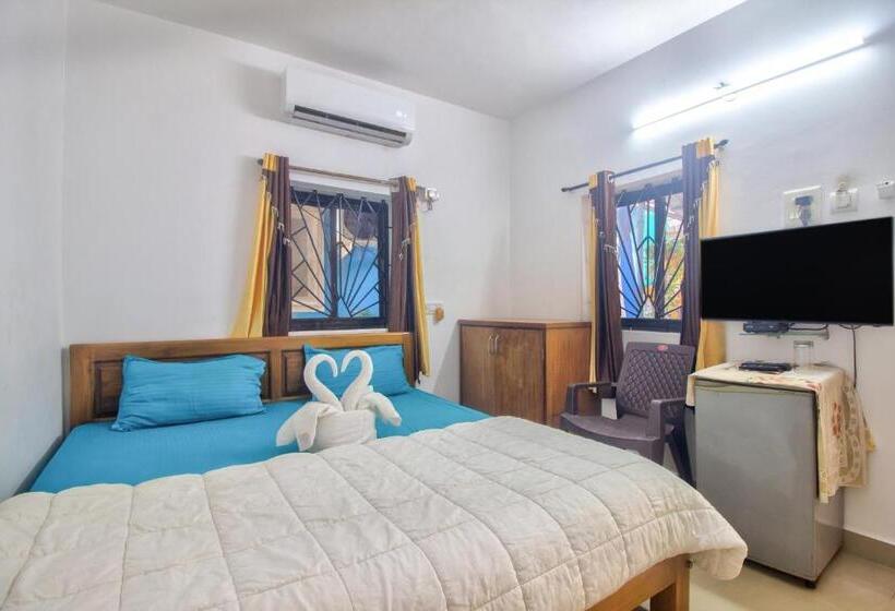 پانسیون Candolim Beach Vaddo 15