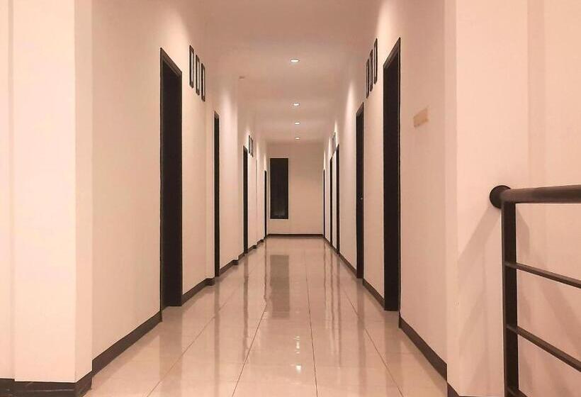 هتل Cozy Stay Kupang