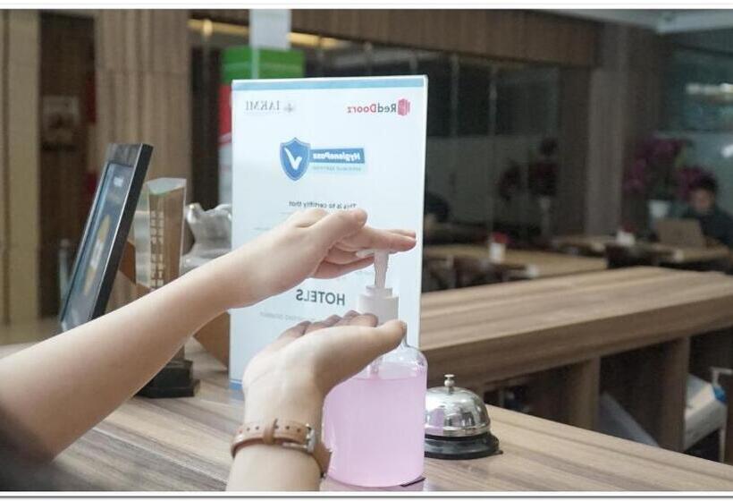 هتل Reddoorz Near Transmart Pangkal Pinang