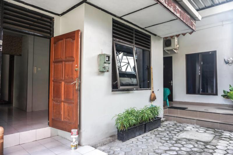 Пансион Reddoorz Syariah At Berlian Homestay Wirobrajan