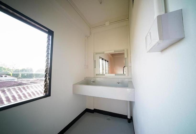 Saiyud Hostel