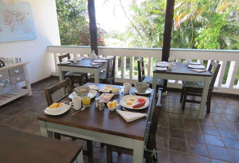 Bed and Breakfast Bare Feet Retreat