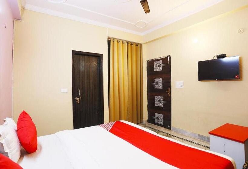 هتل Spot On 42405 Noida Relax Spot