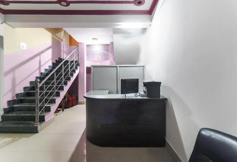 Spot On Hotel Raj