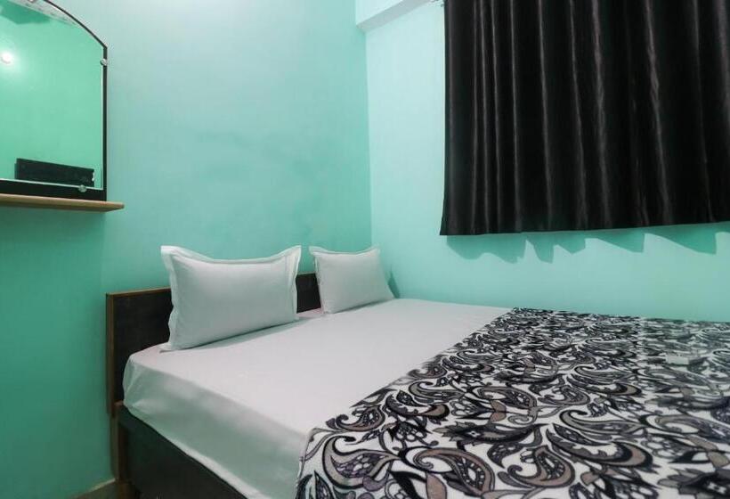 Spot On Hotel Raj