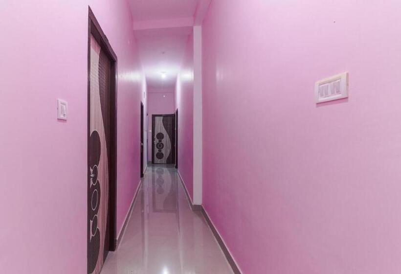 Spot On Hotel Raj