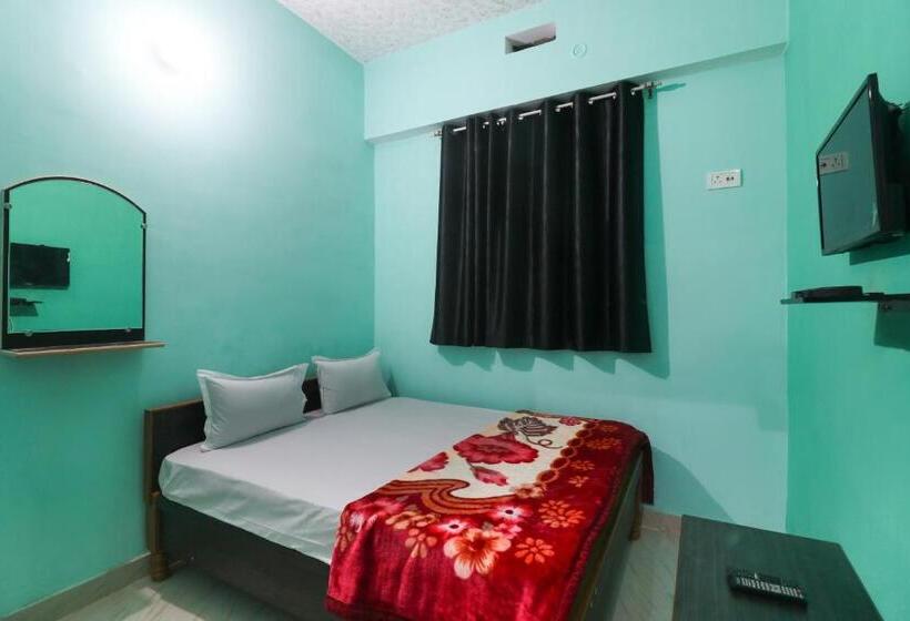 Spot On Hotel Raj