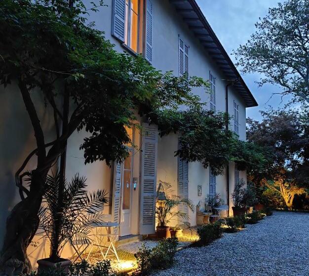 민박 Dandelion Como Suites & Park