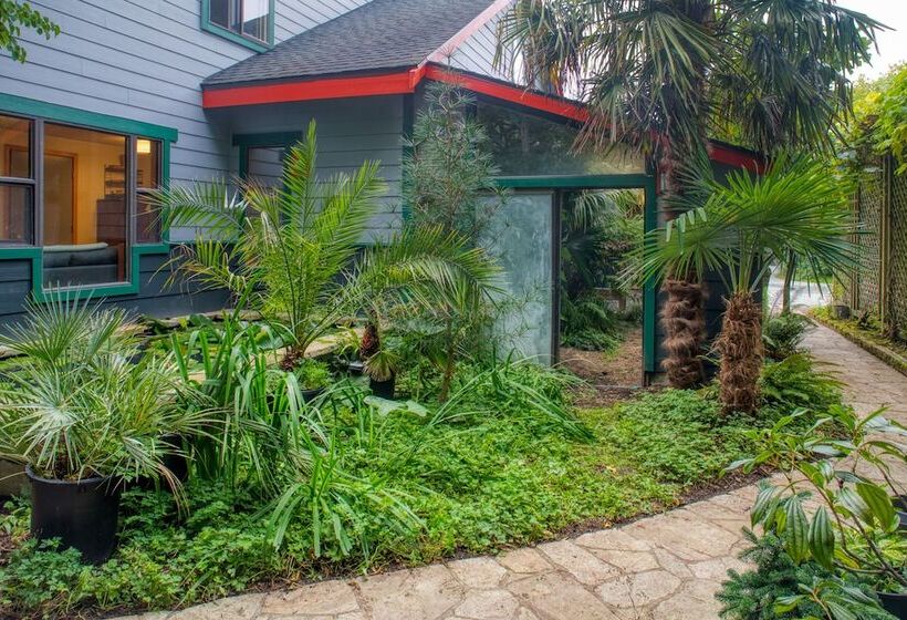 مبيت وإفطار Sehome Garden Inn