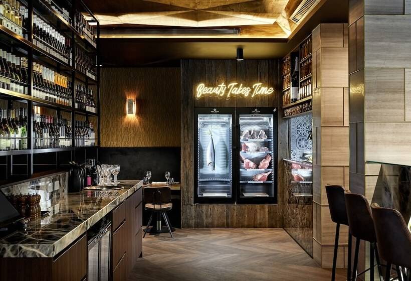 هتل Crowne Plaza Sydney Burwood, An Ihg
