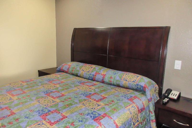 モーテル Econo Lodge Inn & Suites