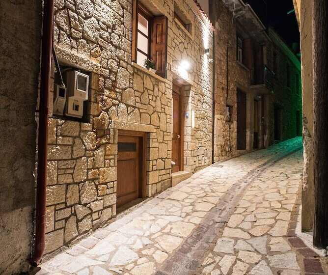 پانسیون Blue Mountain Guesthouse Arachova