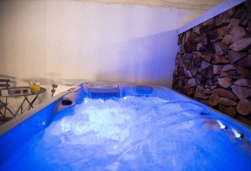 پانسیون Blue Mountain Guesthouse Arachova
