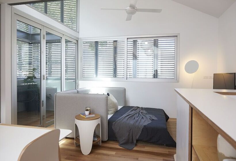 Studio Reuss   A City Retreat
