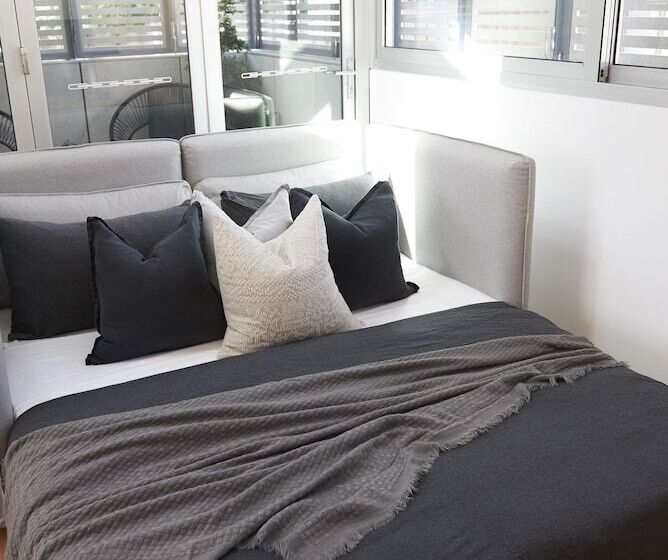 Studio Reuss   A City Retreat
