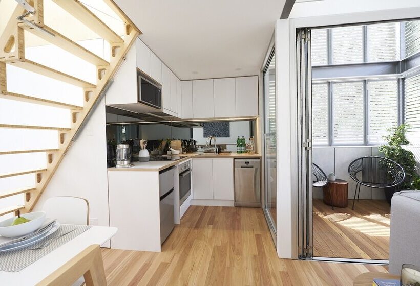 Studio Reuss   A City Retreat