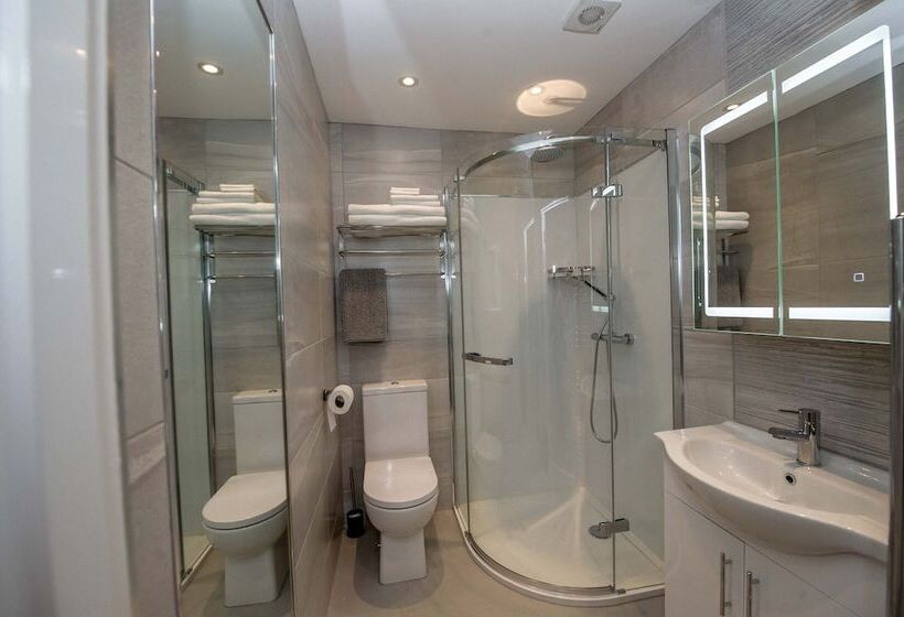 The James Suites