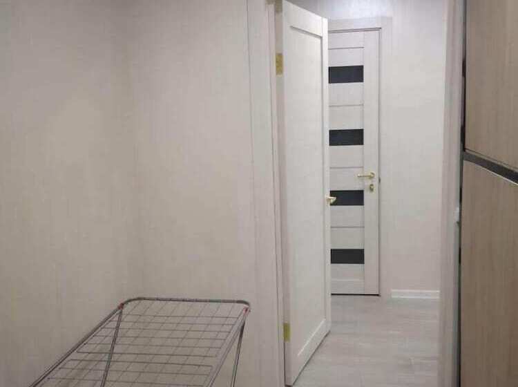 Yahostel