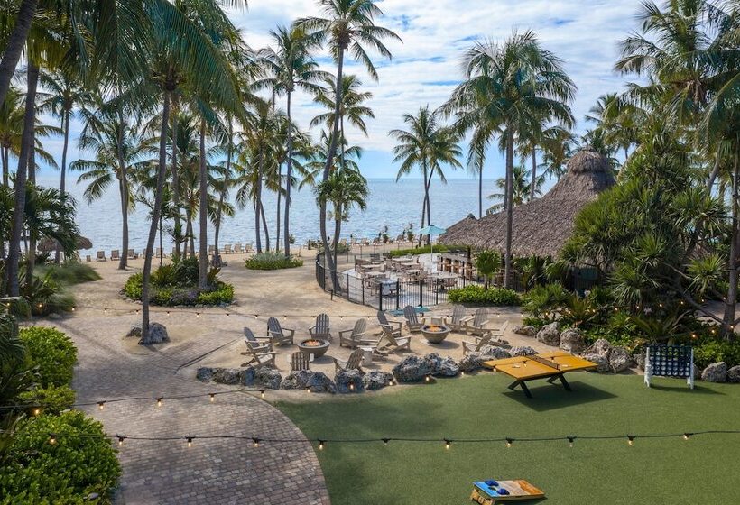 בית מלון כפרי Amara Cay Resort