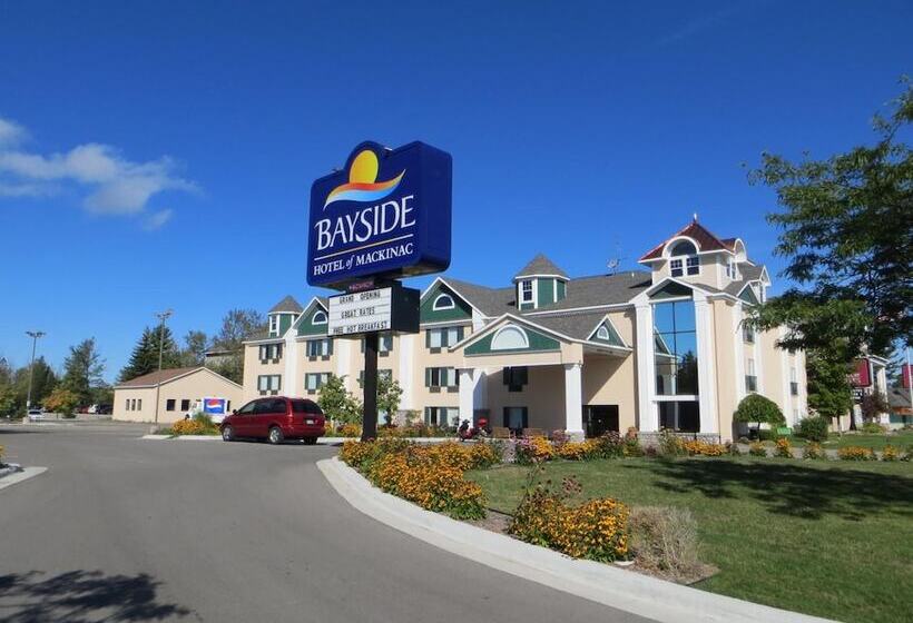 Hotel Bayside  Of Mackinac