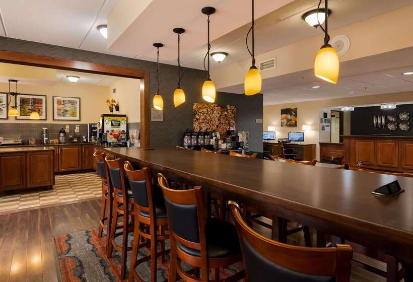 בית מלון כפרי Best Western Delta Inn