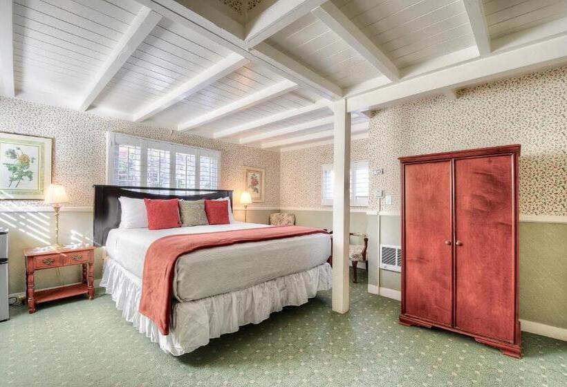 هتل Carmel Green Lantern Inn