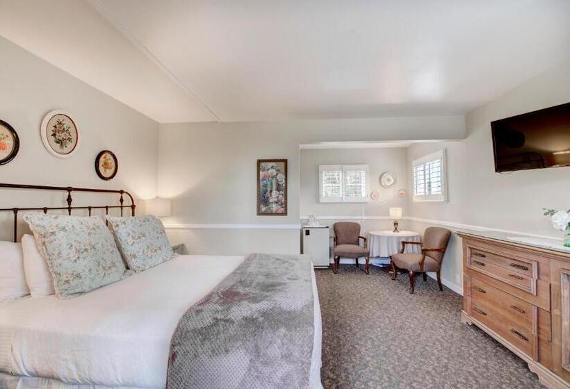 هتل Carmel Green Lantern Inn