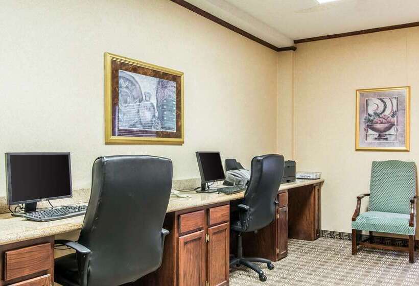 هتل Comfort Inn & Suites Ardmore