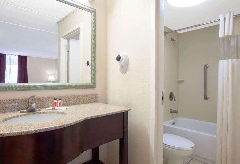 호텔 Days Inn By Wyndham Statesboro