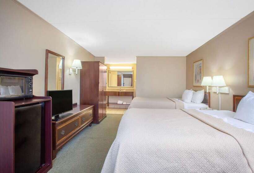 호텔 Days Inn By Wyndham Statesboro