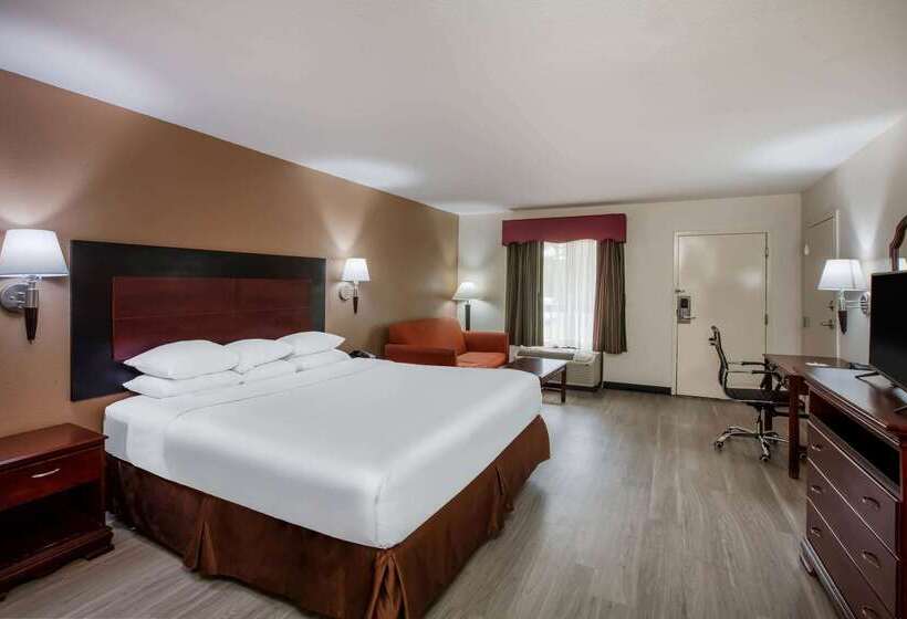 هتل Days Inn & Suites By Wyndham Tyler
