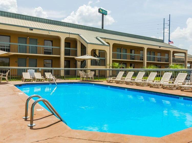 Motel 6 Montgomery, Al   Eastern Blvd