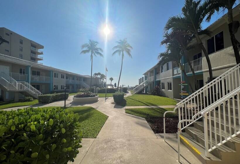 هتل Gulfstream Manor