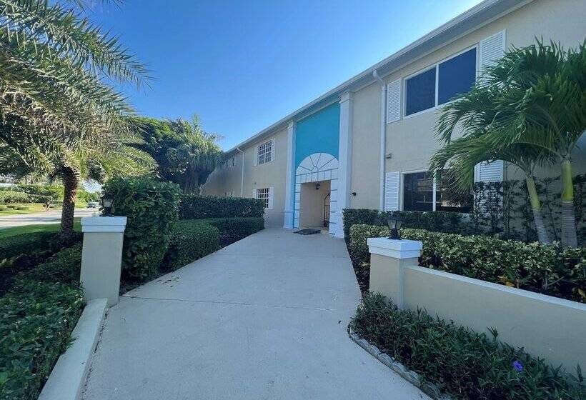 هتل Gulfstream Manor