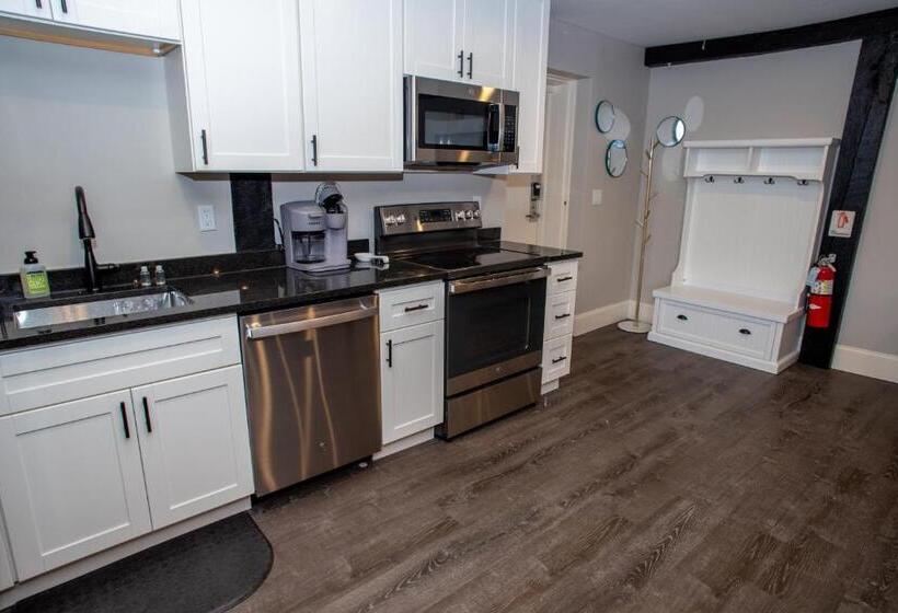 هتل Gunstock Inn & Suites