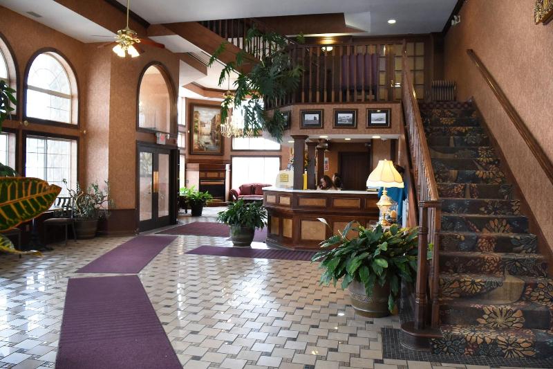 هتل Hamilton Inn Select Beachfront Mackinaw City