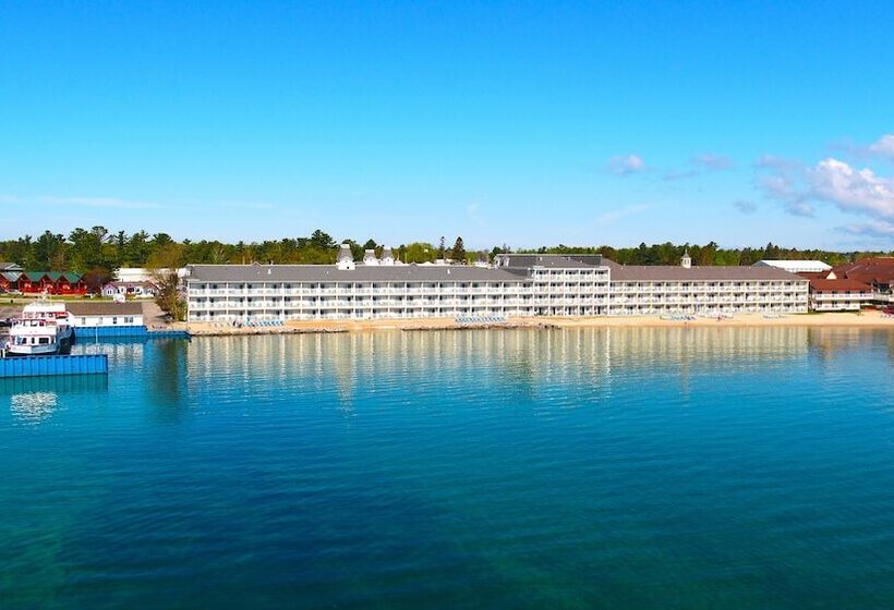 هتل Hamilton Inn Select Beachfront Mackinaw City