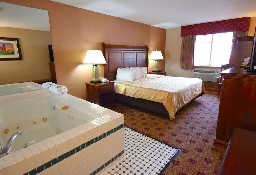 هتل Hamilton Inn Select Beachfront Mackinaw City