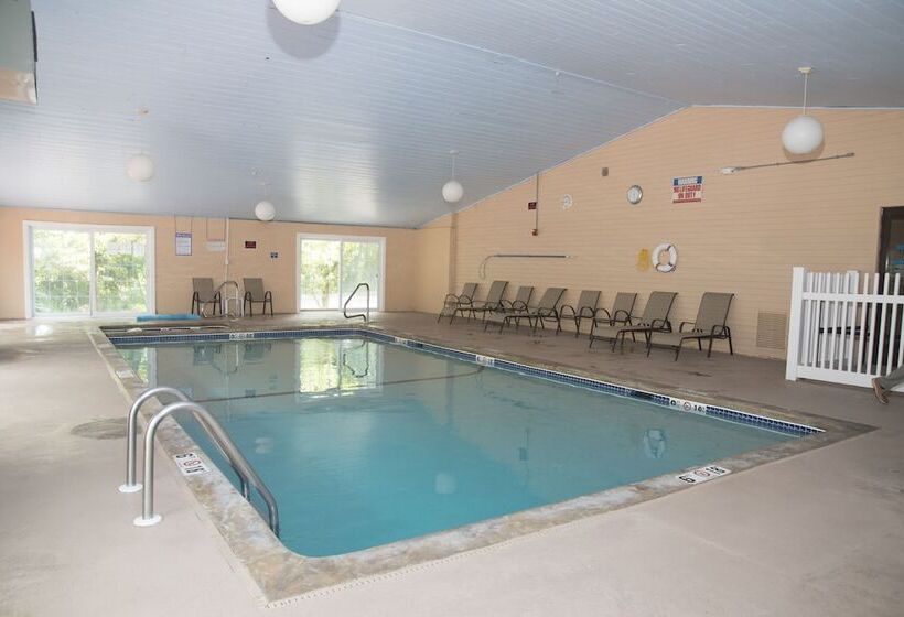 فندق Hampton Falls Inn