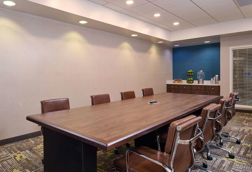 هتل Hampton Inn Anchorage