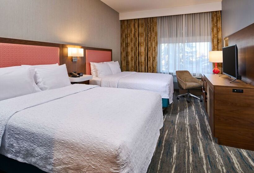 هتل Hampton Inn Anchorage