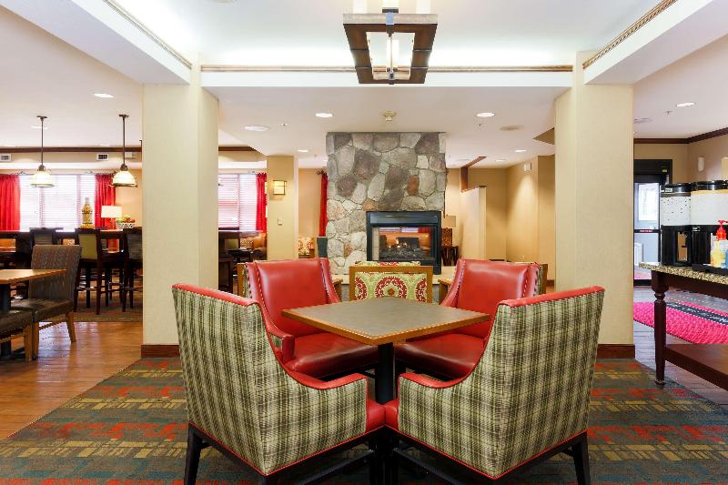 هتل Hampton Inn Anchorage