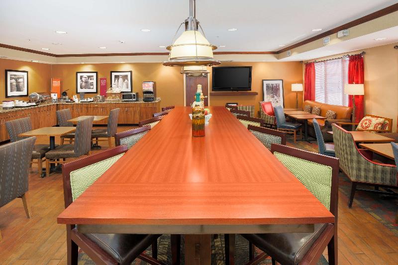 هتل Hampton Inn Anchorage