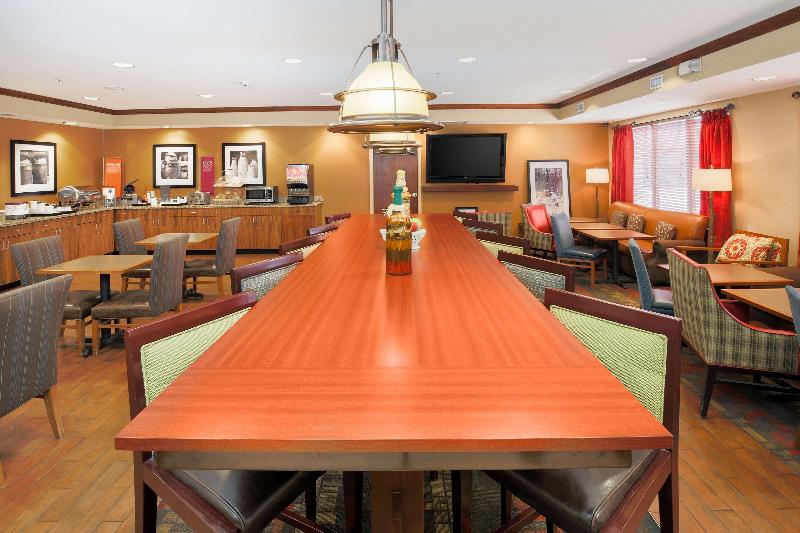 هتل Hampton Inn Anchorage